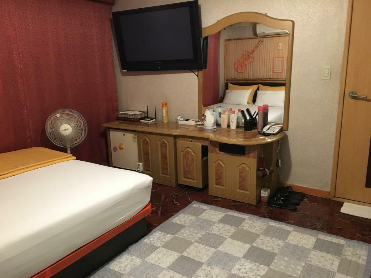 Coin Motel Μπουσάν Εξωτερικό φωτογραφία