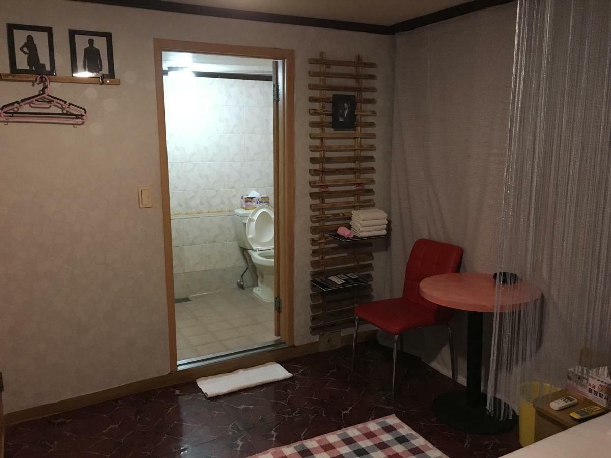 Coin Motel Μπουσάν Εξωτερικό φωτογραφία