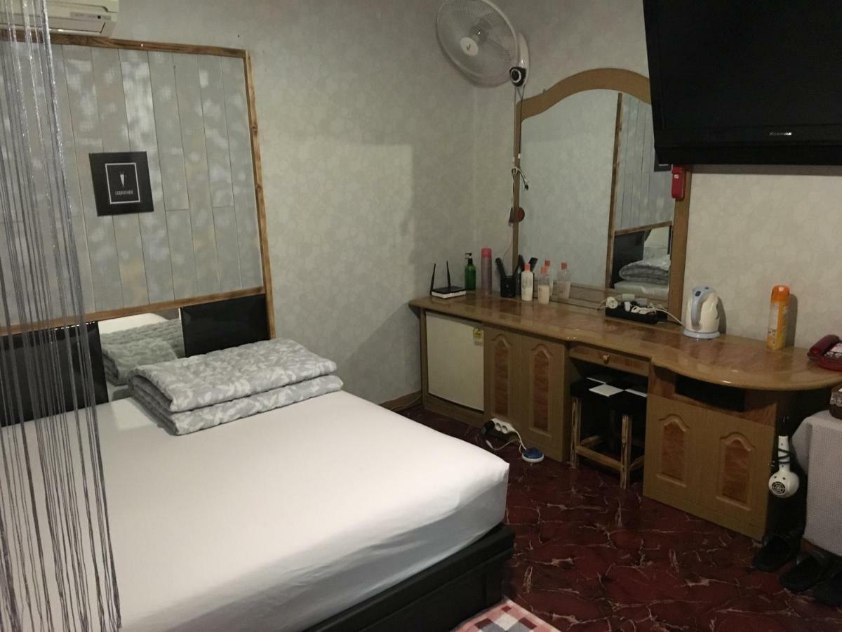 Coin Motel Μπουσάν Εξωτερικό φωτογραφία