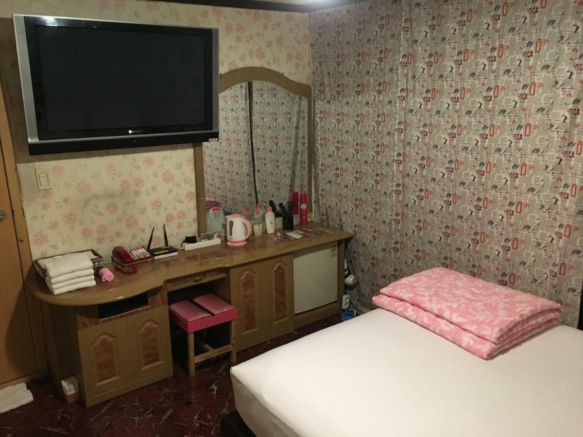 Coin Motel Μπουσάν Εξωτερικό φωτογραφία